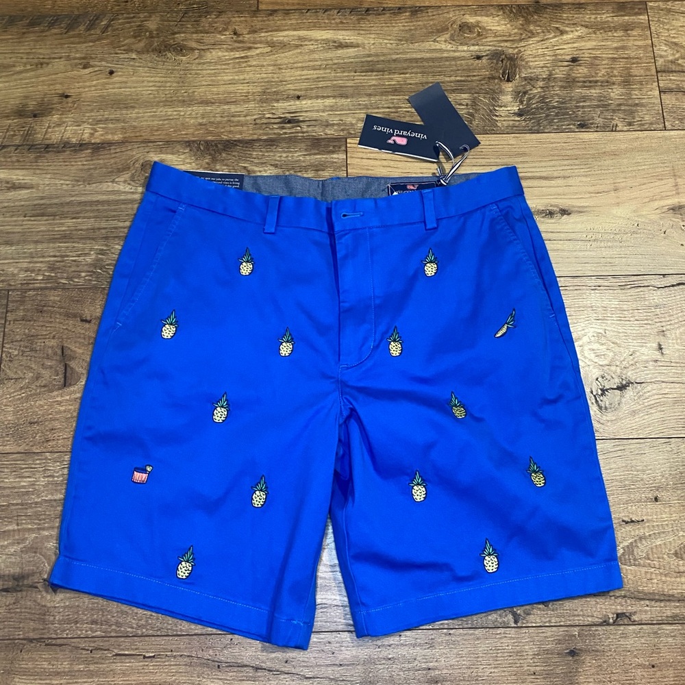 NWT Vineyard Vines Mens Size 34 Breaker Blue Pineapple Print